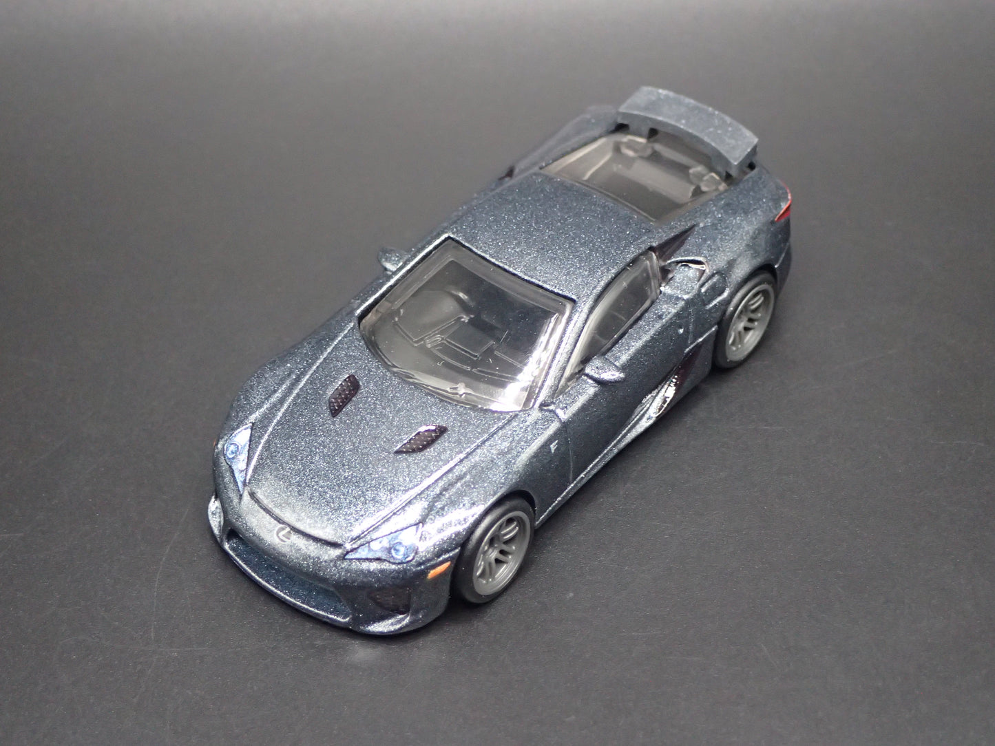 2010-2012 LEXUS LFA SUPER CAR GRAY 1/64 SCALE COLLECTIBLE DIORAMA DIECAST MODEL CAR