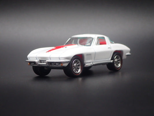 1967 67 CHEVY CHEVROLET CORVETTE 427 WHITE 1:64 SCALE DIORAMA DIECAST MODEL CAR