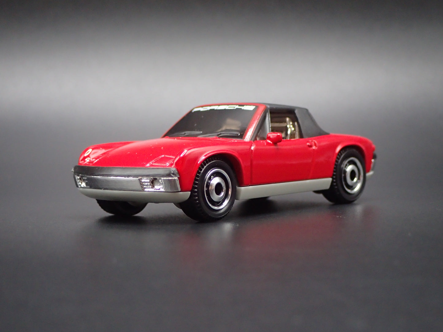 1969-1976 PORSCHE 914 RED 1:64 SCALE COLLECTIBLE DIORAMA DIECAST MODEL CAR