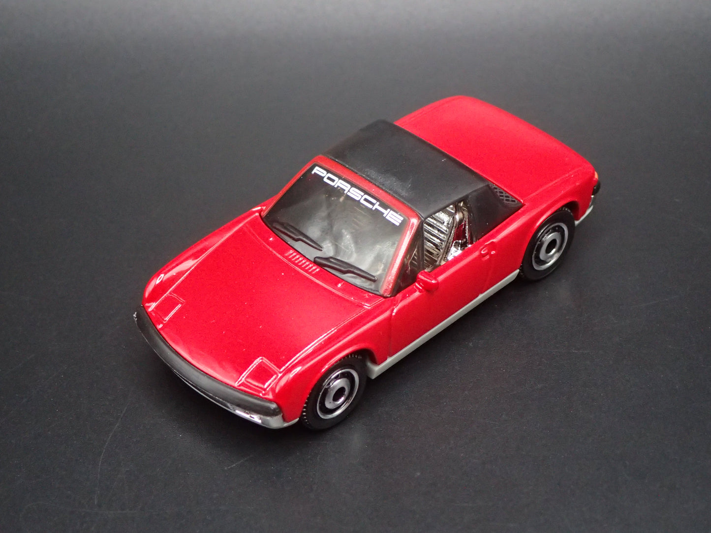 1969-1976 PORSCHE 914 RED 1:64 SCALE COLLECTIBLE DIORAMA DIECAST MODEL CAR
