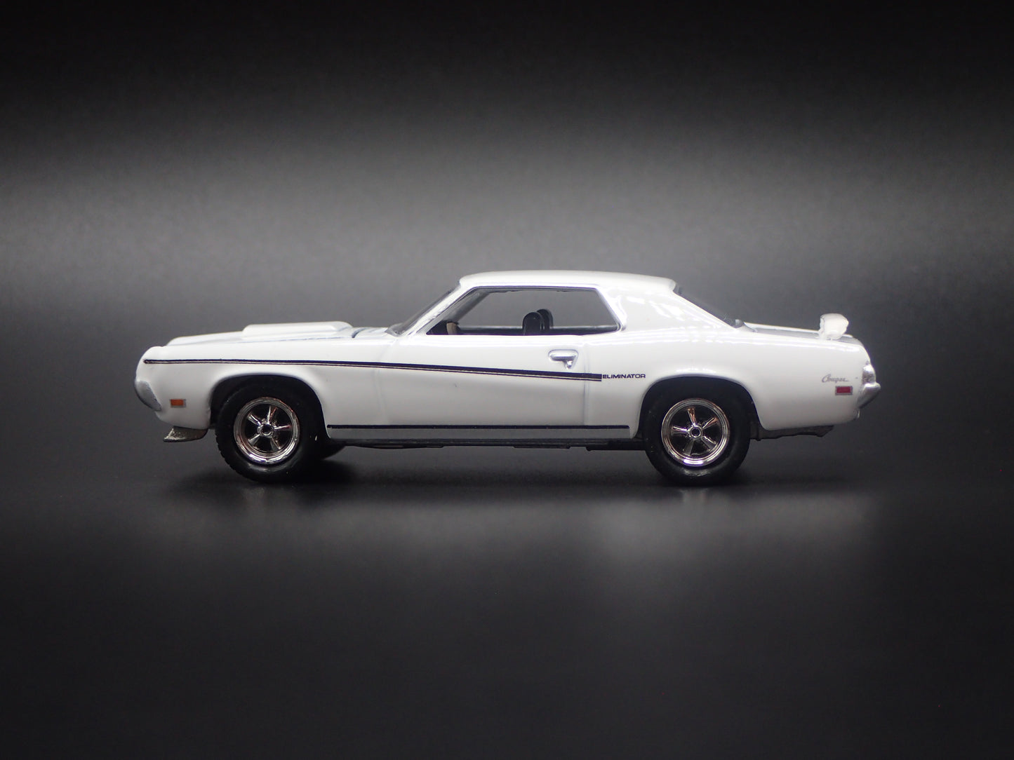 1969 69 MERC MERCURY COUGAR ELIMINATOR WHITE 1:64 SCALE DIECAST MODEL CAR