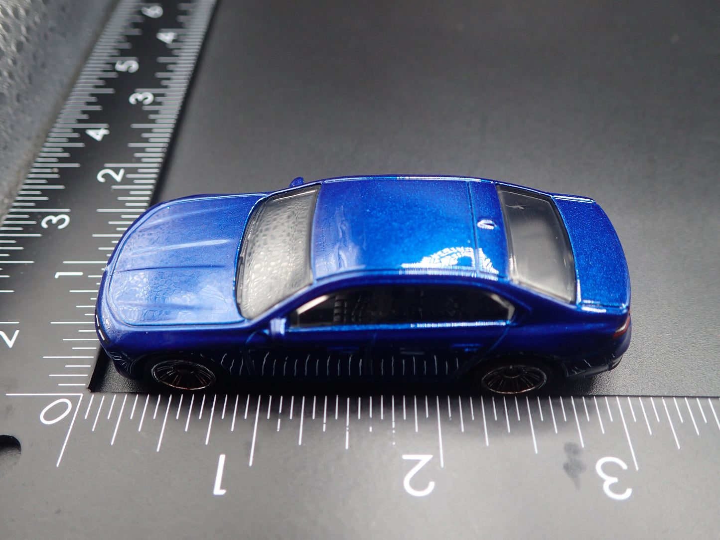2022-2026 BMW 7 SERIES G70 BLUE 1:64 SCALE COLLECTIBLE DIORAMA DIECAST MODEL CAR
