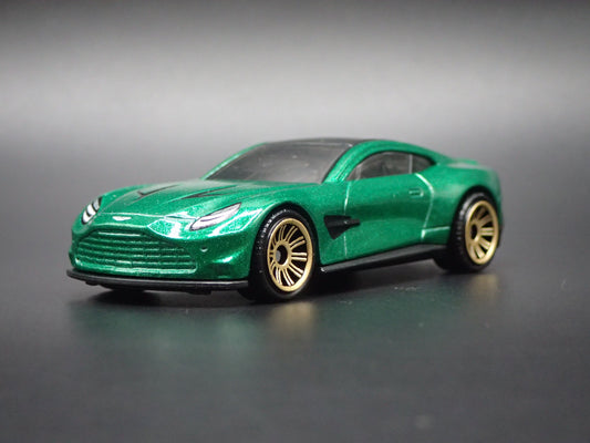 2024-2026 ASTON MARTIN VANQUISH GREEN 1/64 SCALE COLLECTIBLE DIECAST MODEL CAR