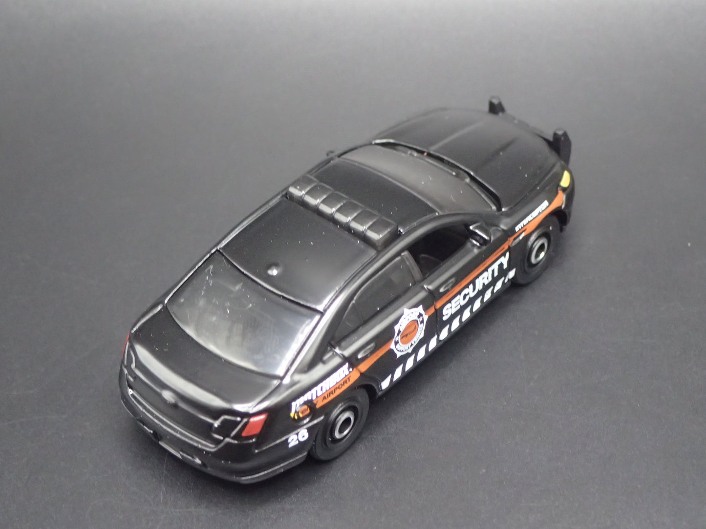 FORD POLICE INTERCEPTOR SECURITY PATROL 1/64 SCALE DIECAST DIORAMA MODEL CAR