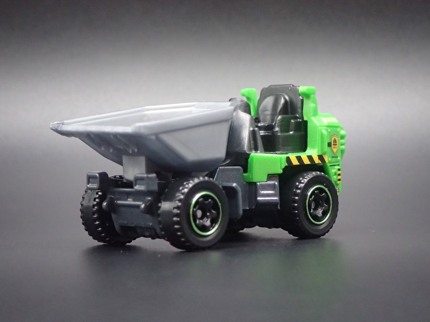 LITTLE DUMP TRUCK GREEN 1:64 MB SCALE COLLECTIBLE DIORAMA DIECAST MODEL CAR