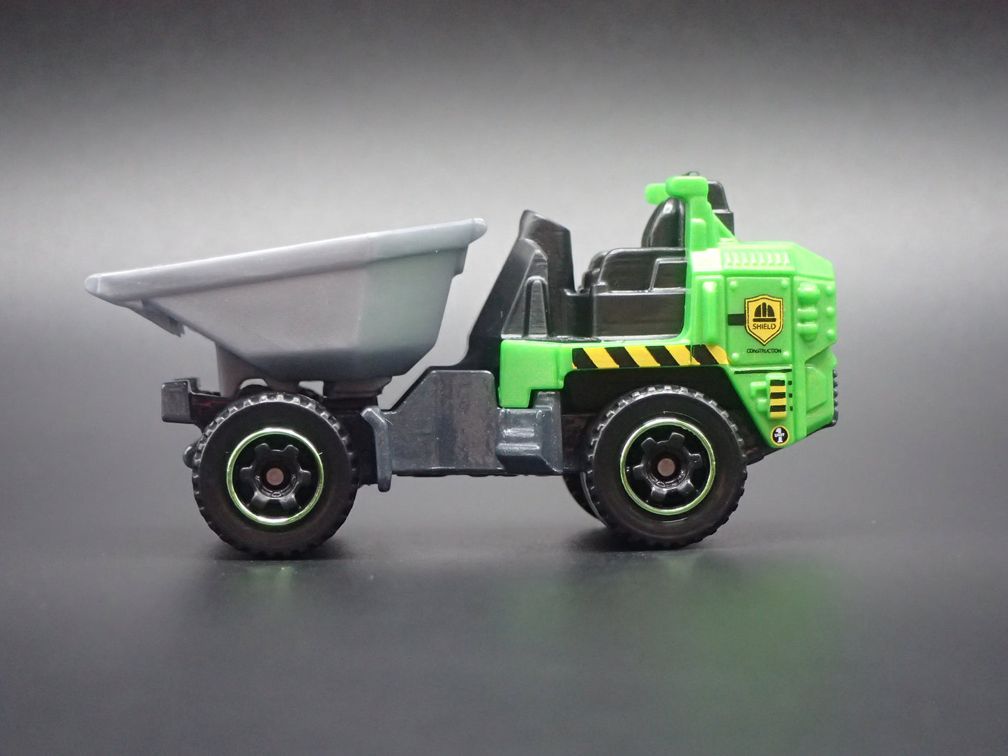 LITTLE DUMP TRUCK GREEN 1:64 MB SCALE COLLECTIBLE DIORAMA DIECAST MODEL CAR