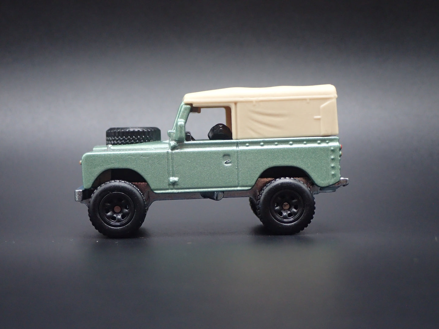 1958-1961 LAND ROVER S2 GREEN 1/64 SCALE COLLECTIBLE DIECAST MODEL CAR