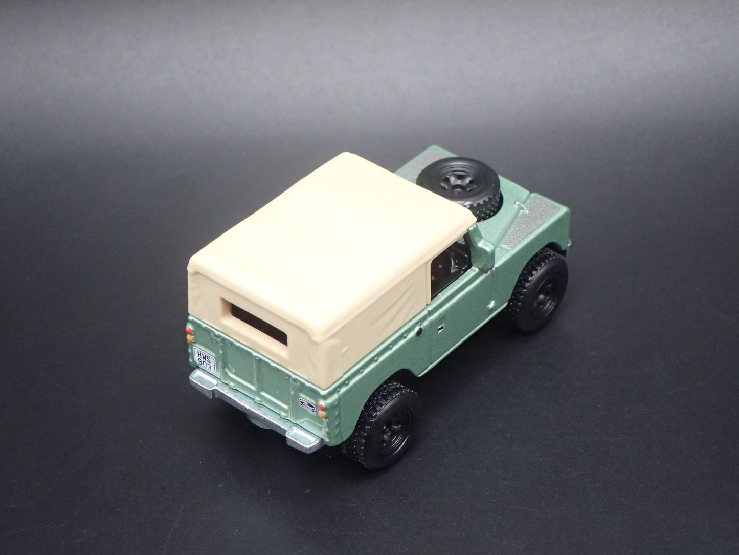 1958-1961 LAND ROVER S2 GREEN 1/64 SCALE COLLECTIBLE DIECAST MODEL CAR