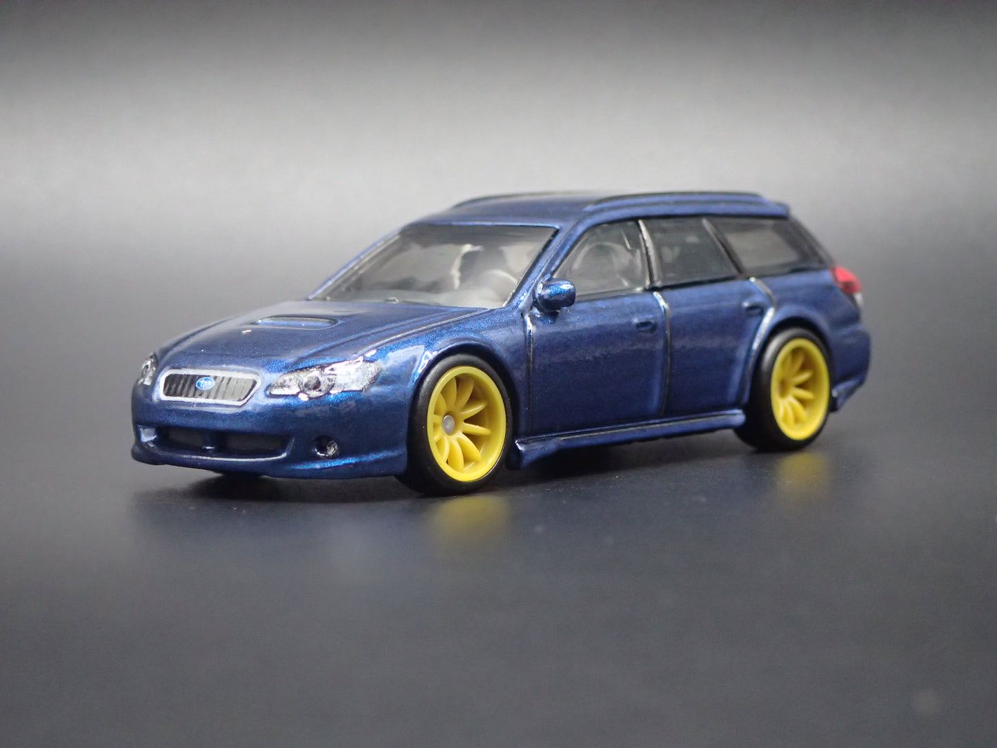 2003-2008 SUBARU LEGACY WAGON GT BP 1:64 SCALE DIORAMA DIECAST MODEL CAR
