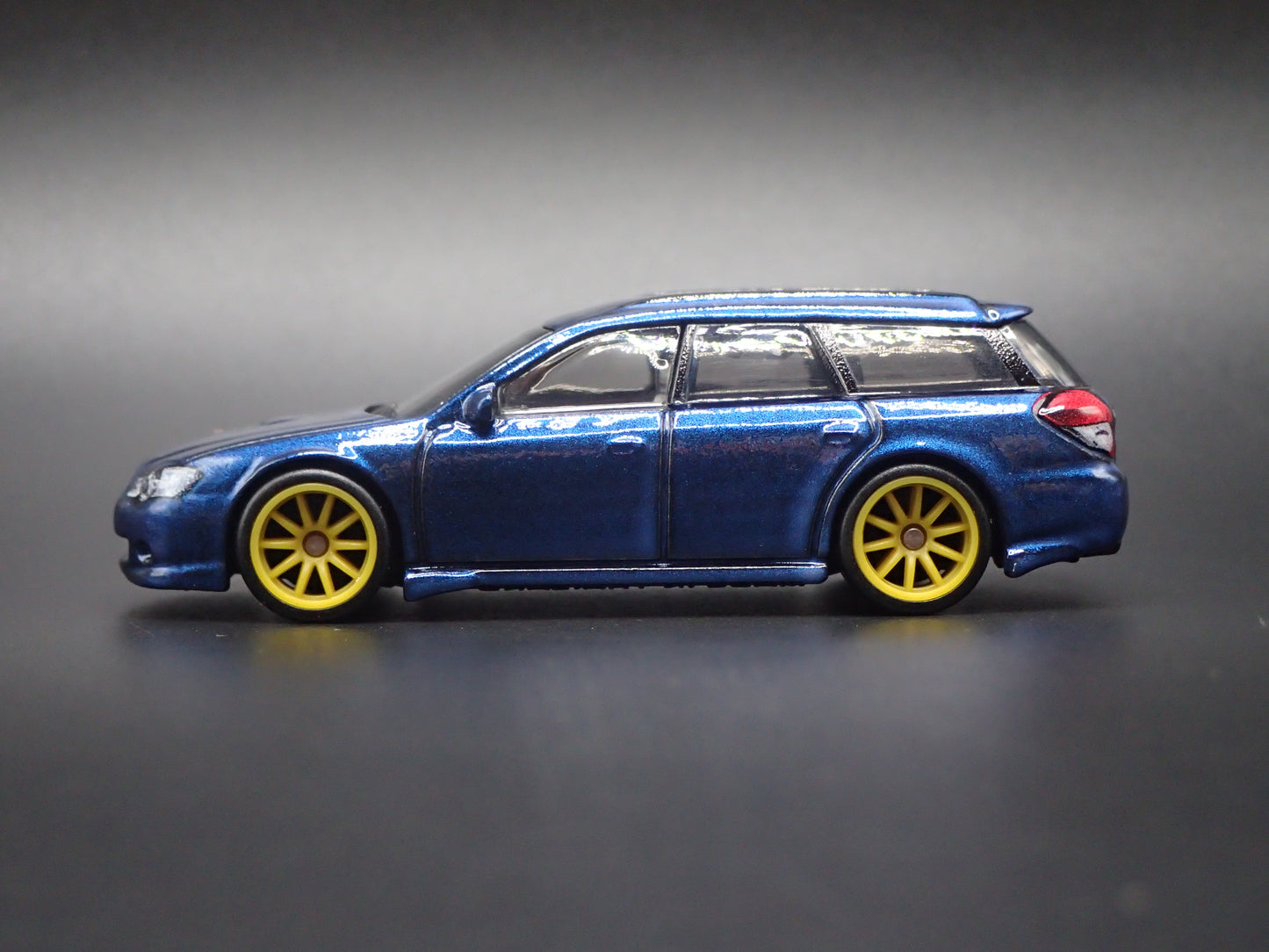 2003-2008 SUBARU LEGACY WAGON GT BP 1:64 SCALE DIORAMA DIECAST MODEL CAR