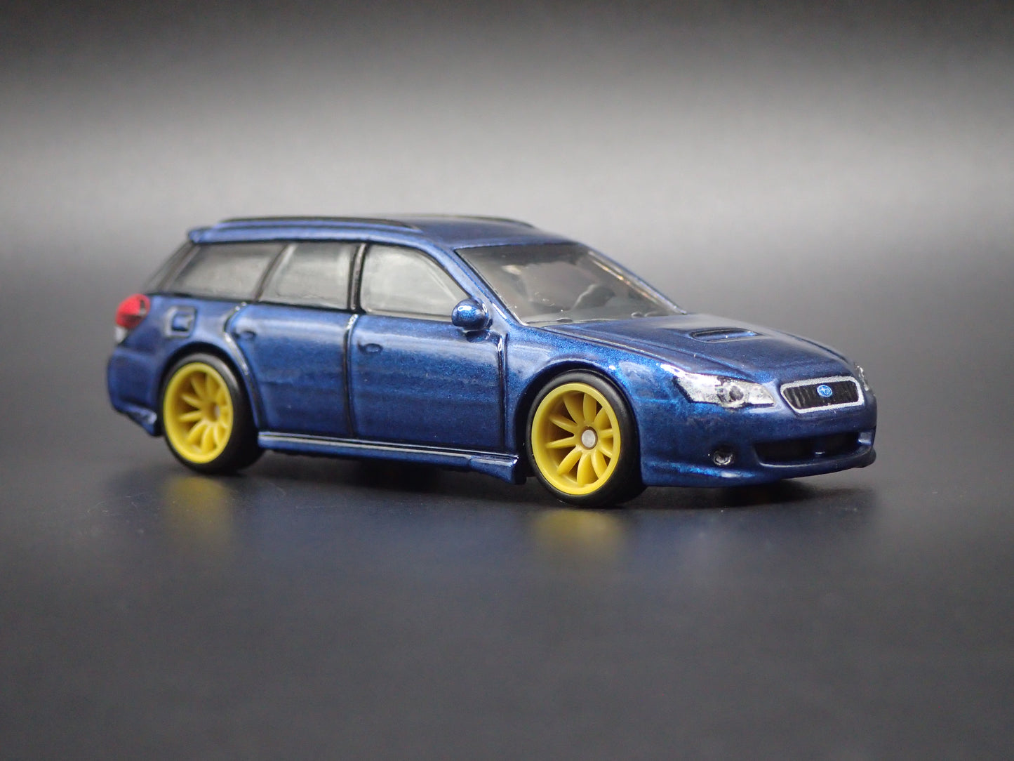 2003-2008 SUBARU LEGACY WAGON GT BP 1:64 SCALE DIORAMA DIECAST MODEL CAR