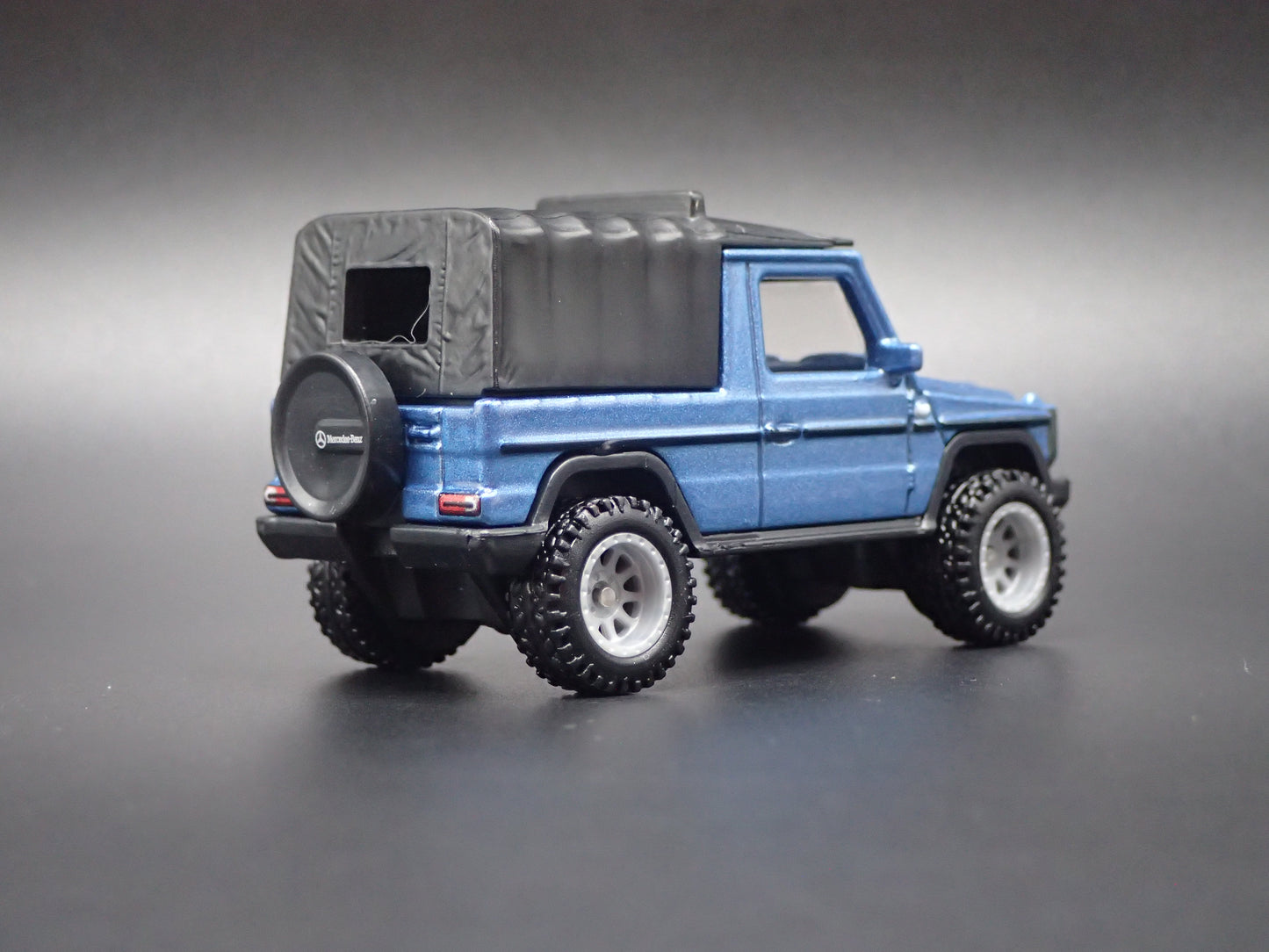 1992-2019 MERCEDES BENZ G CLASS BLUE 1:64 SCALE DIORAMA DIECAST MODEL CAR