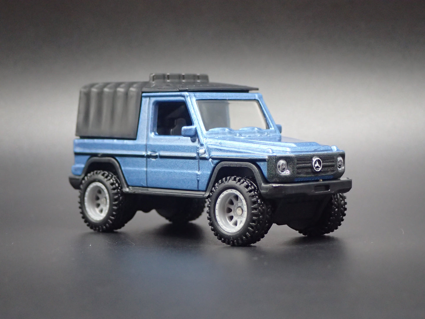 1992-2019 MERCEDES BENZ G CLASS BLUE 1:64 SCALE DIORAMA DIECAST MODEL CAR