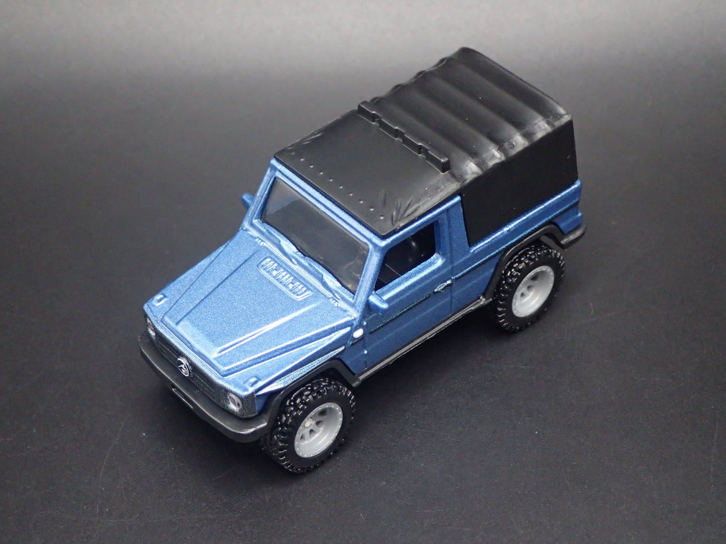 1992-2019 MERCEDES BENZ G CLASS BLUE 1:64 SCALE DIORAMA DIECAST MODEL CAR