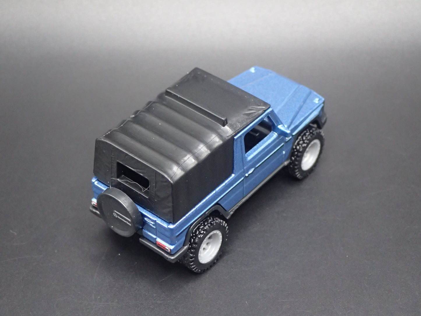 1992-2019 MERCEDES BENZ G CLASS BLUE 1:64 SCALE DIORAMA DIECAST MODEL CAR