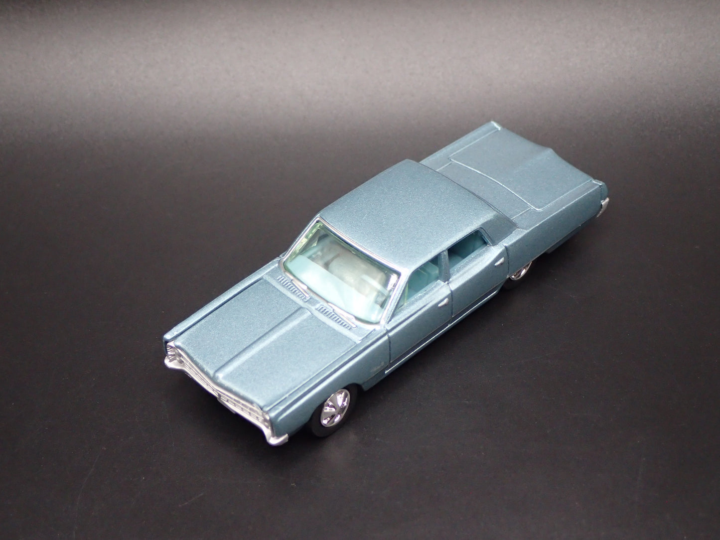 1967 67 PLYMOUTH FURY 4 FOUR DOOR BLUE 1/64 SCALE DIORAMA DIECAST MODEL CAR
