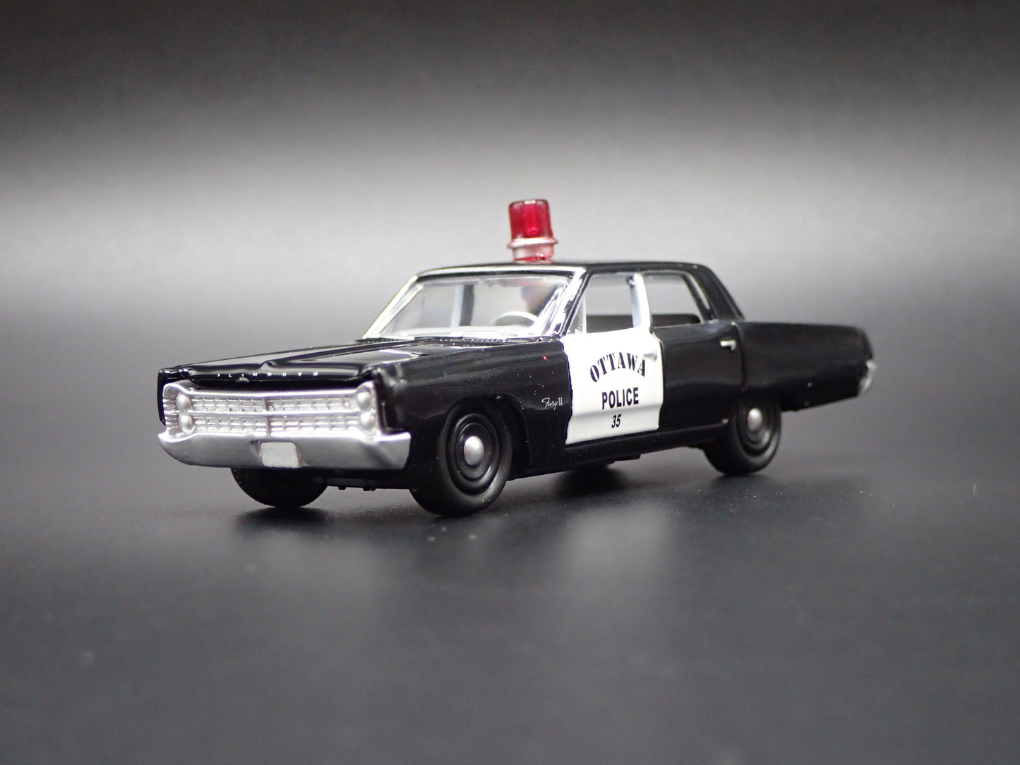 1967 67 PLYMOUTH FURY II OTTAWA POLICE CAR  1/64 SCALE DIECAST MODEL CAR