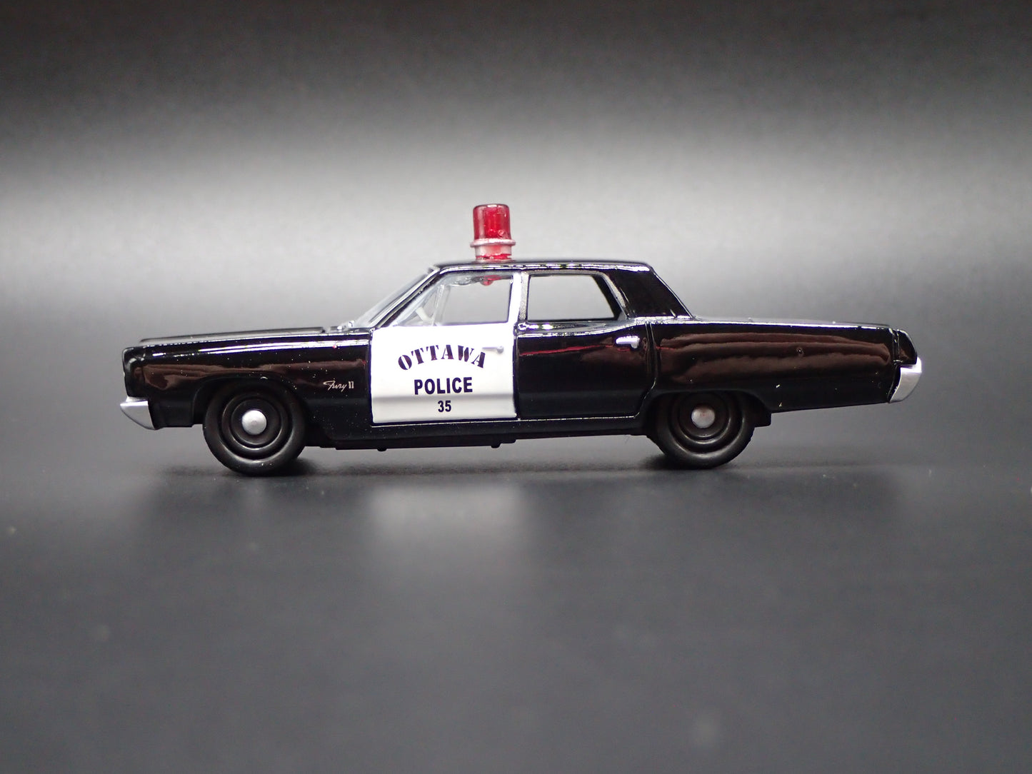 1967 67 PLYMOUTH FURY II OTTAWA POLICE CAR  1/64 SCALE DIECAST MODEL CAR