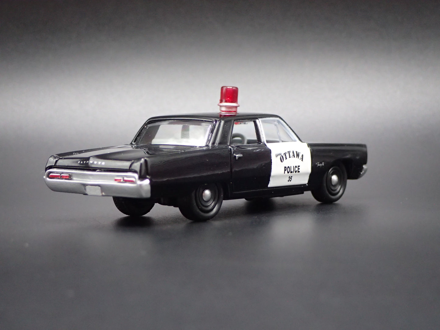 1967 67 PLYMOUTH FURY II OTTAWA POLICE CAR  1/64 SCALE DIECAST MODEL CAR