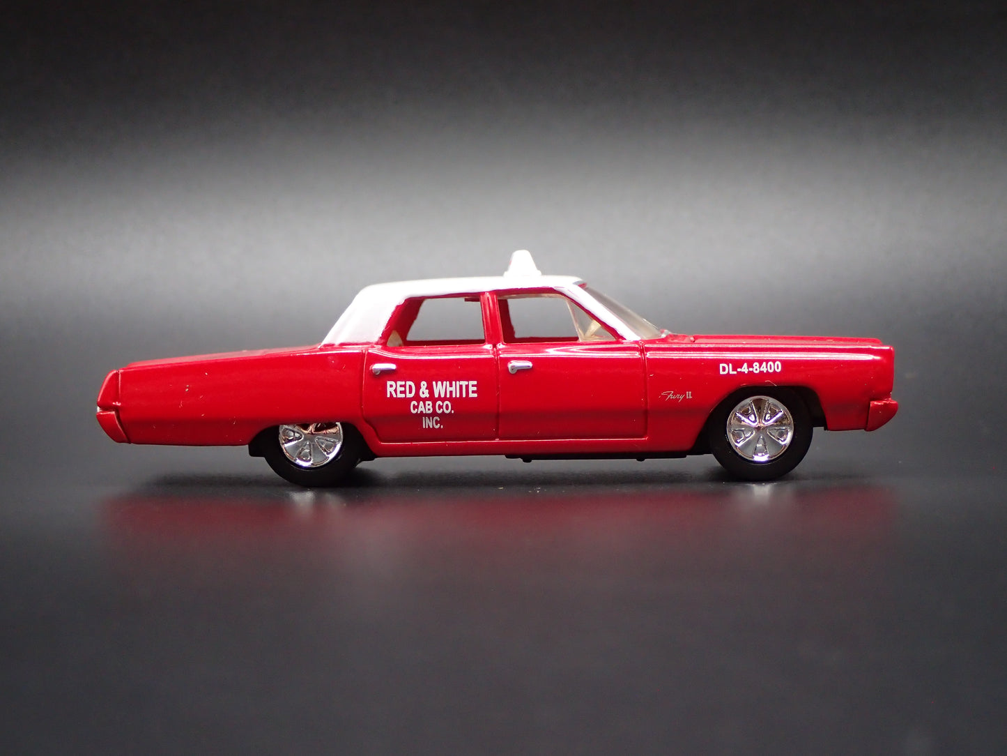 1967 67 PLYMOUTH FURY II RED & WHITE CAB CO TAXI 1/64 SCALE DIECAST MODEL CAR