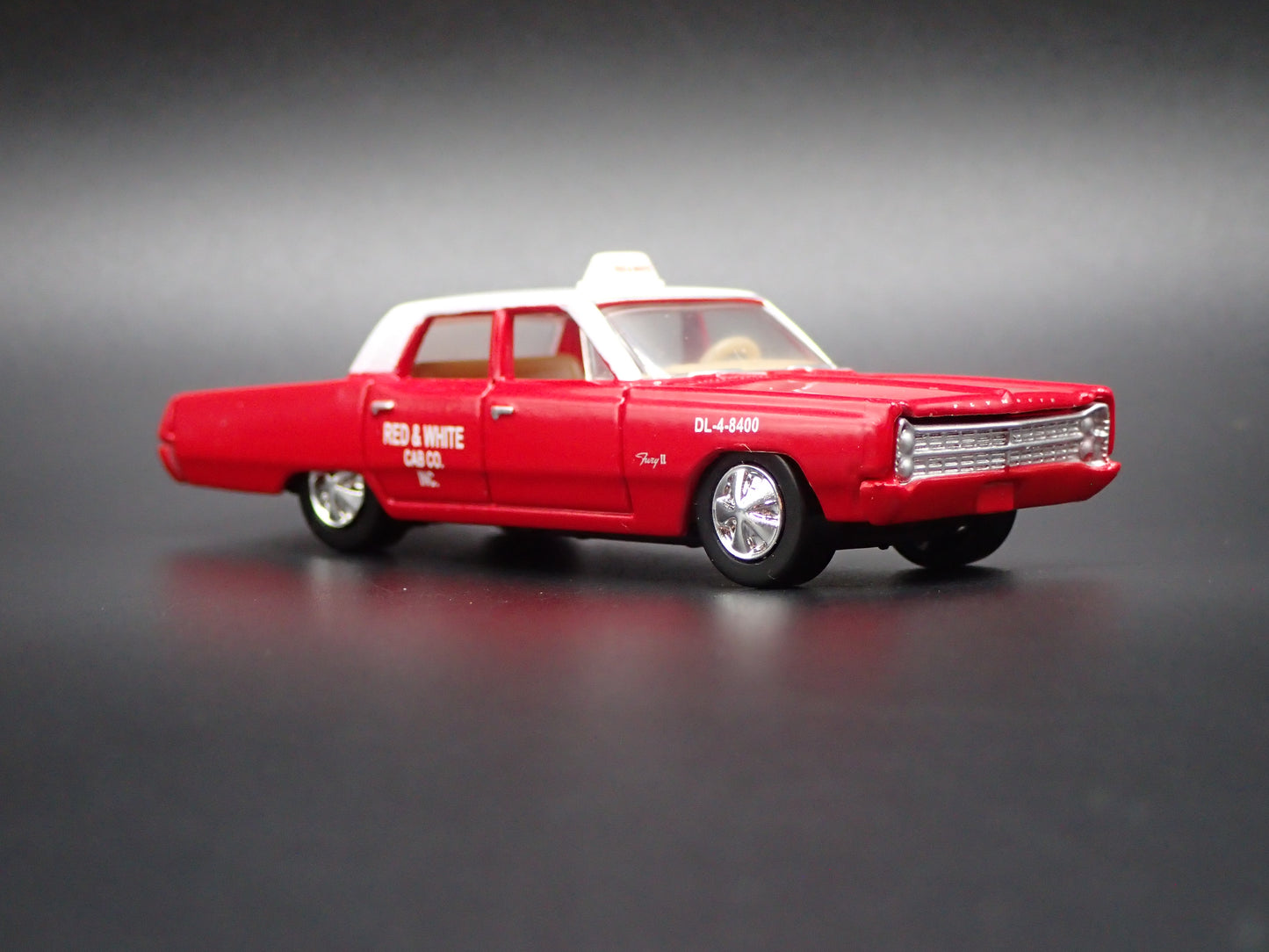 1967 67 PLYMOUTH FURY II RED & WHITE CAB CO TAXI 1/64 SCALE DIECAST MODEL CAR