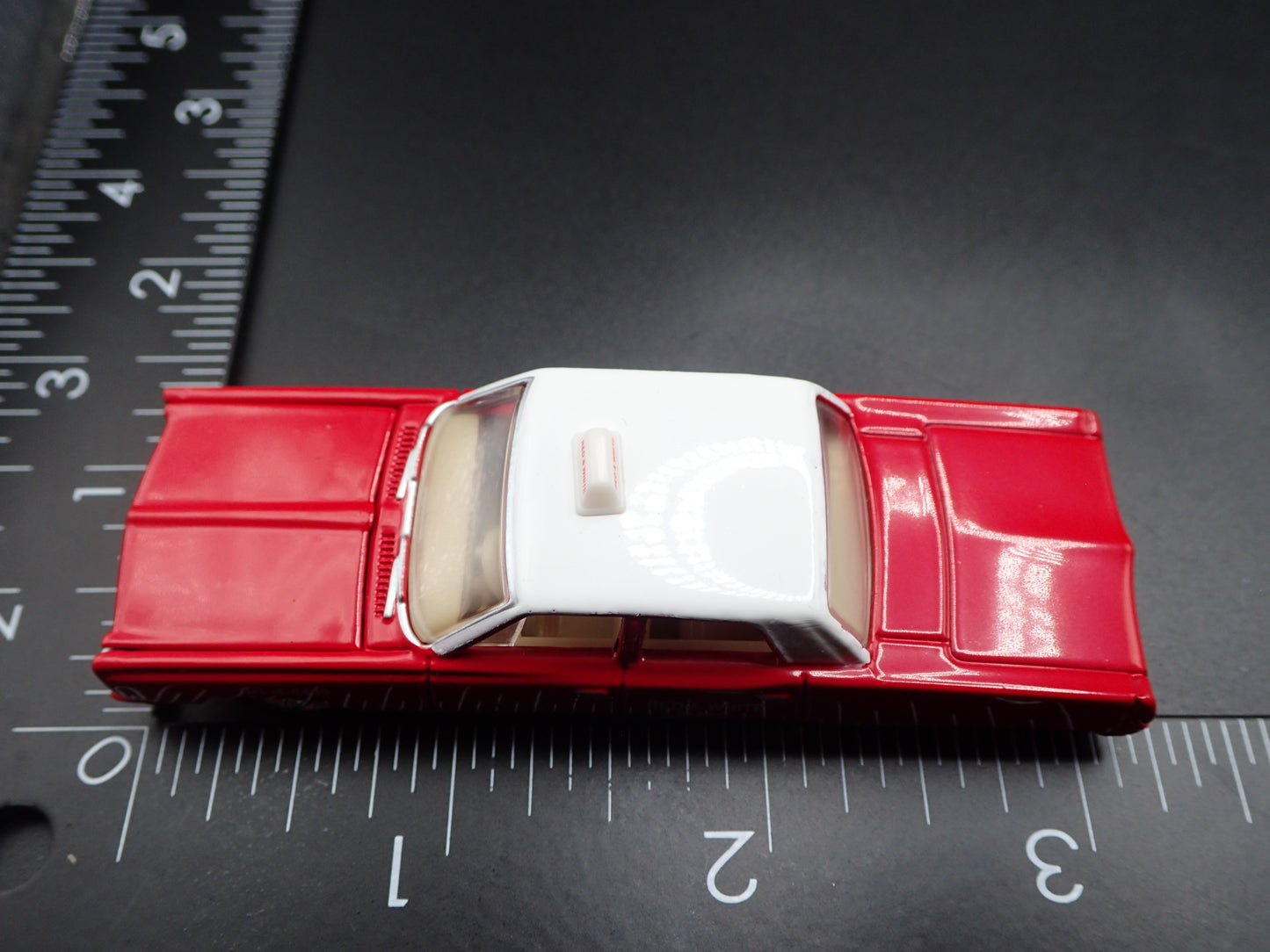 1967 67 PLYMOUTH FURY II RED & WHITE CAB CO TAXI 1/64 SCALE DIECAST MODEL CAR