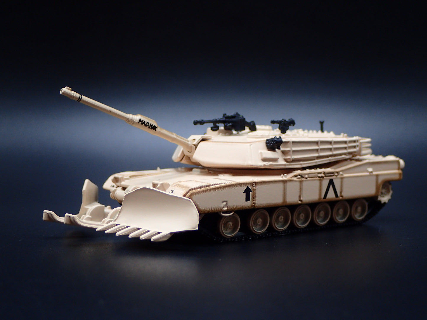 M1A1 ABRAMS TANK MILITARY GULF WAR RARE 1:100 SCALE DIORAMA DIECAST MODEL CAR