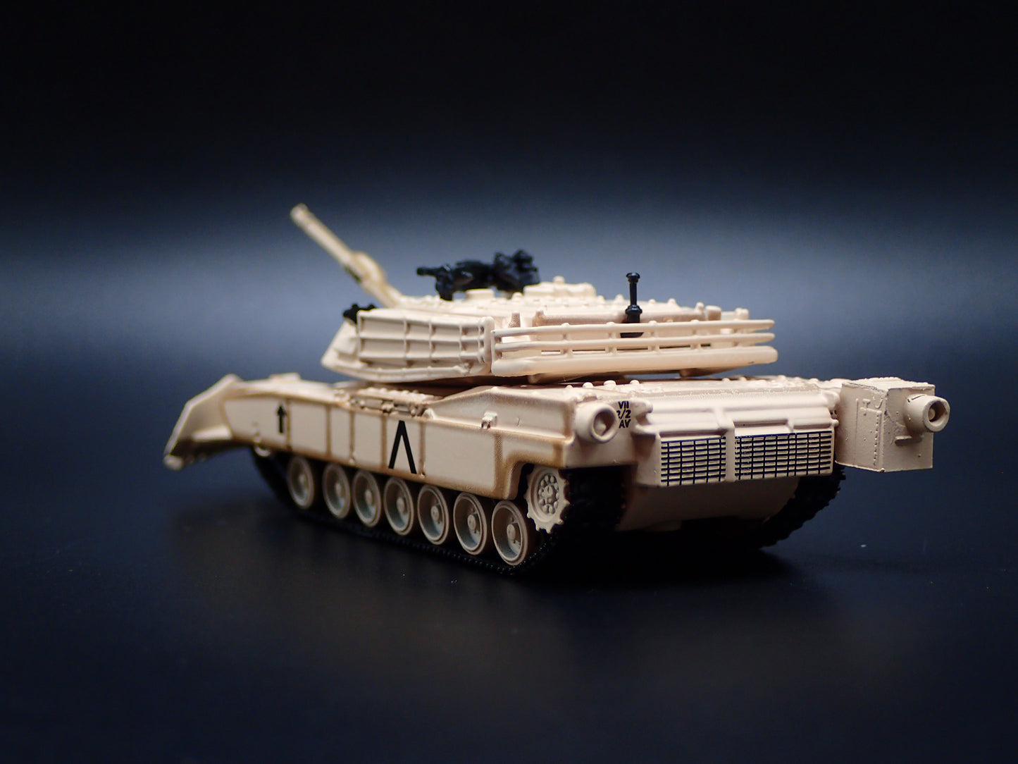 M1A1 ABRAMS TANK MILITARY GULF WAR RARE 1:100 SCALE DIORAMA DIECAST MODEL CAR