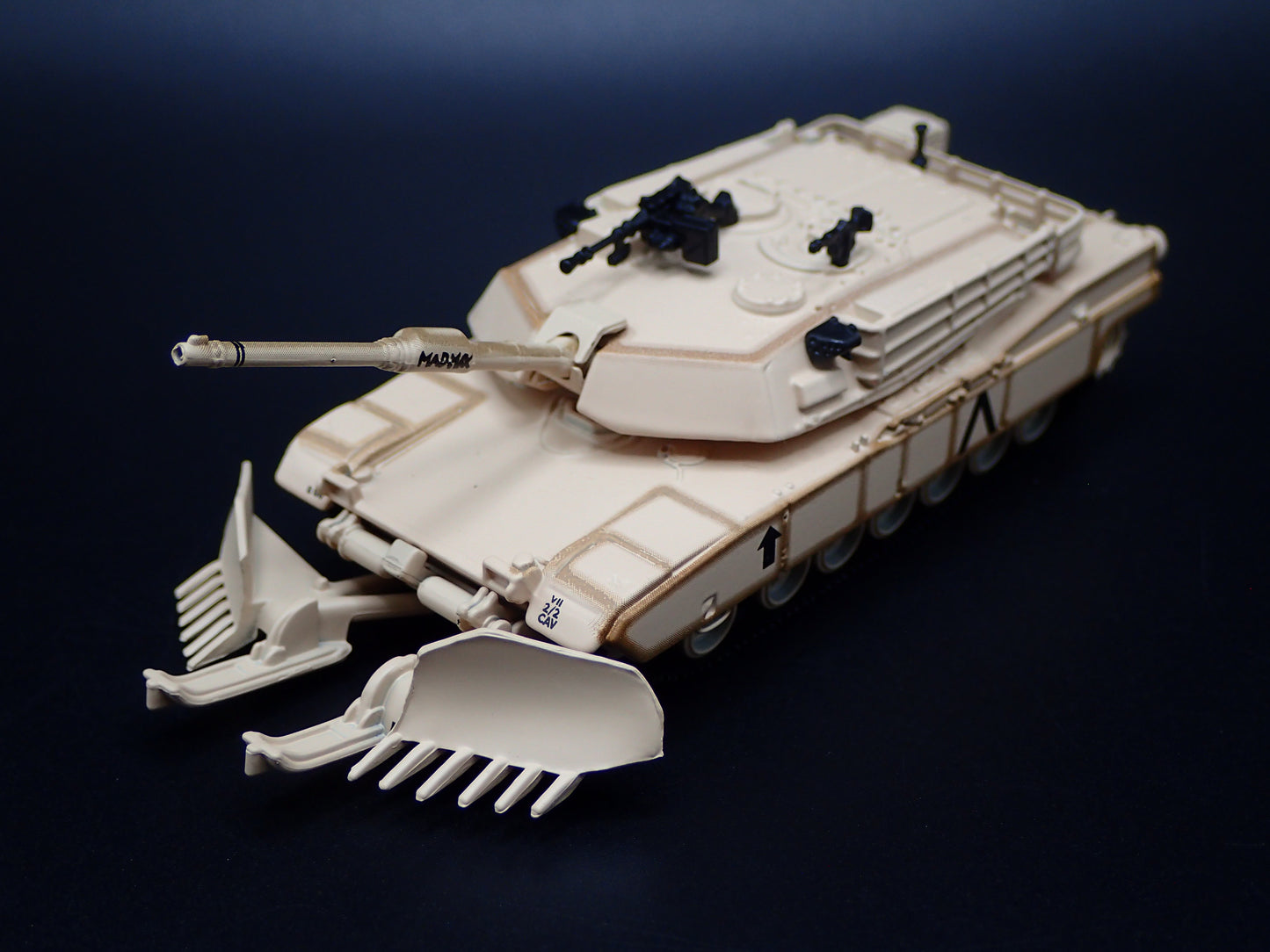 M1A1 ABRAMS TANK MILITARY GULF WAR RARE 1:100 SCALE DIORAMA DIECAST MODEL CAR