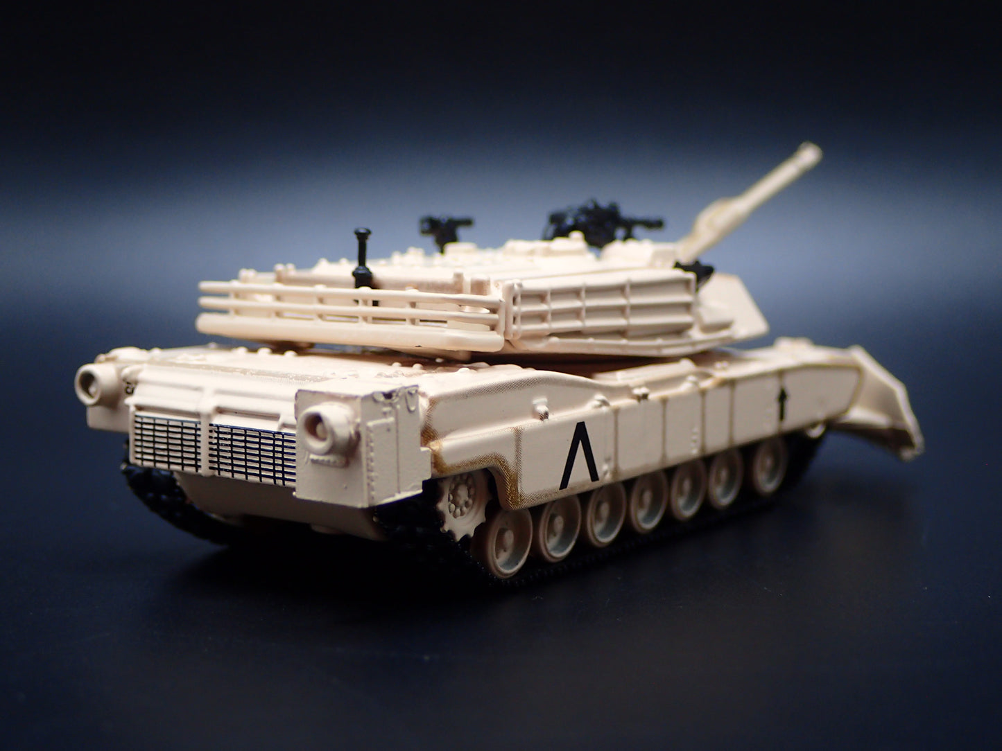 M1A1 ABRAMS TANK MILITARY GULF WAR RARE 1:100 SCALE DIORAMA DIECAST MODEL CAR