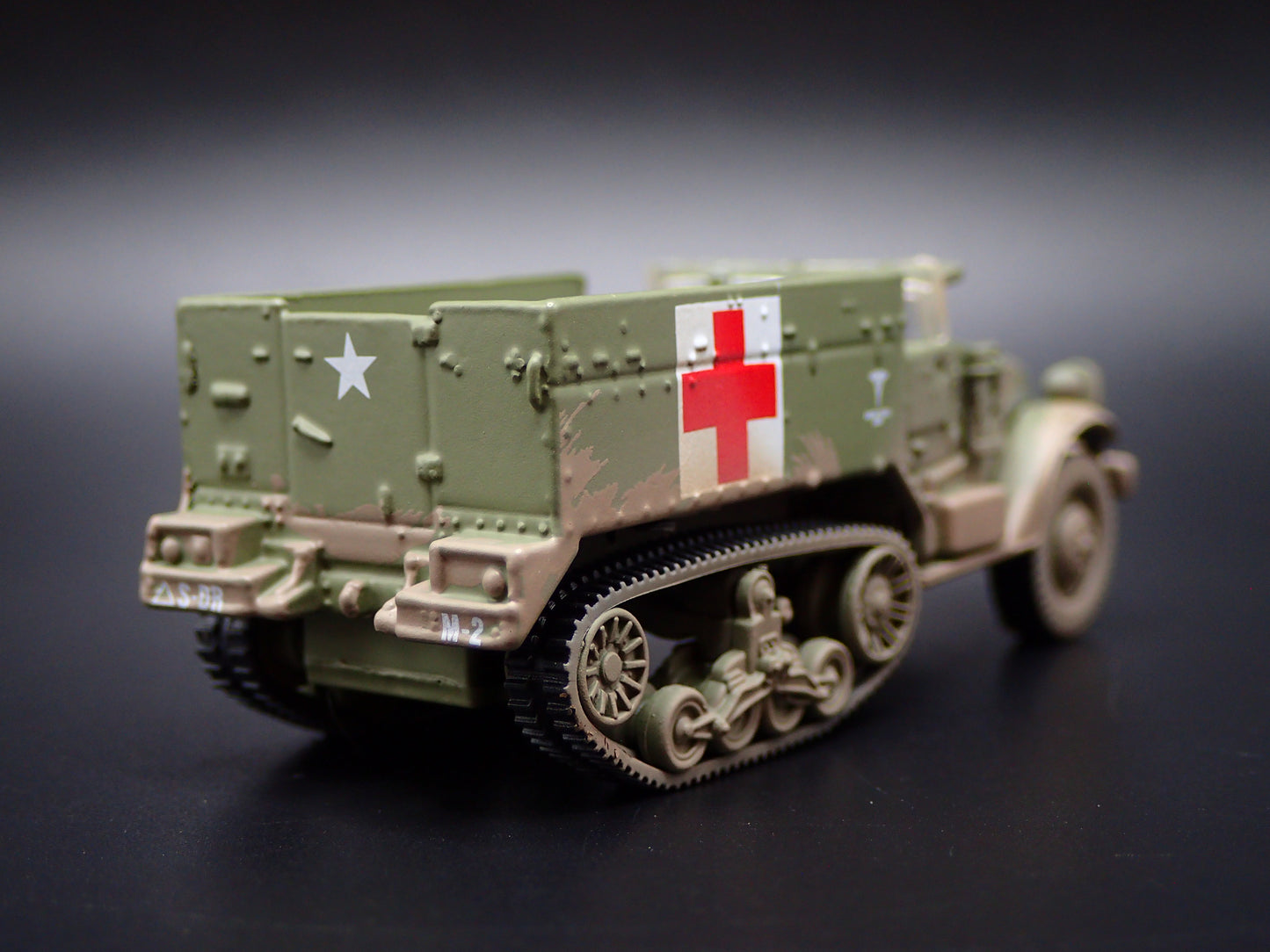 WWII M2A1 HALF TRACK TANK ARMY MILITARY GREEN 1:87 SCALE DIECAST MODEL CAR