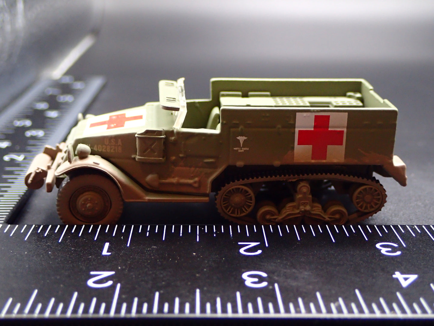 WWII M2A1 HALF TRACK TANK ARMY MILITARY GREEN 1:87 SCALE DIECAST MODEL CAR
