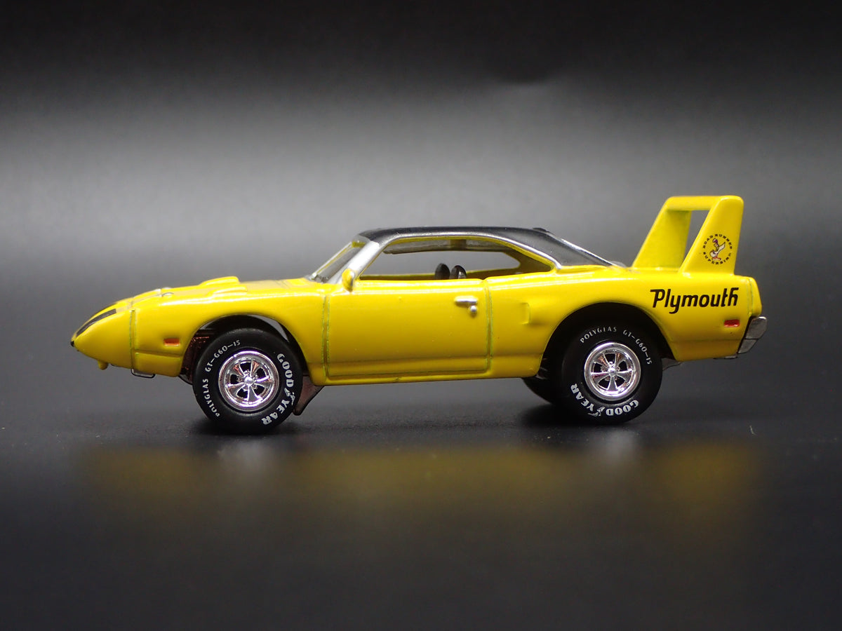 1970 70 PLYMOUTH SUPERBIRD YELLOW 1:64 SCALE COLLECTIBLE DIECAST MODEL CAR