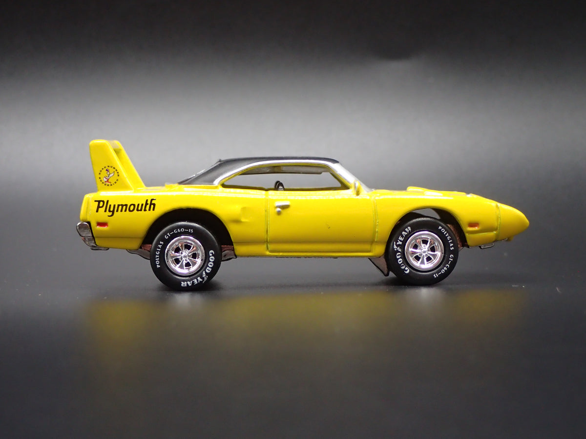 1970 70 PLYMOUTH SUPERBIRD YELLOW 1:64 SCALE COLLECTIBLE DIECAST MODEL CAR