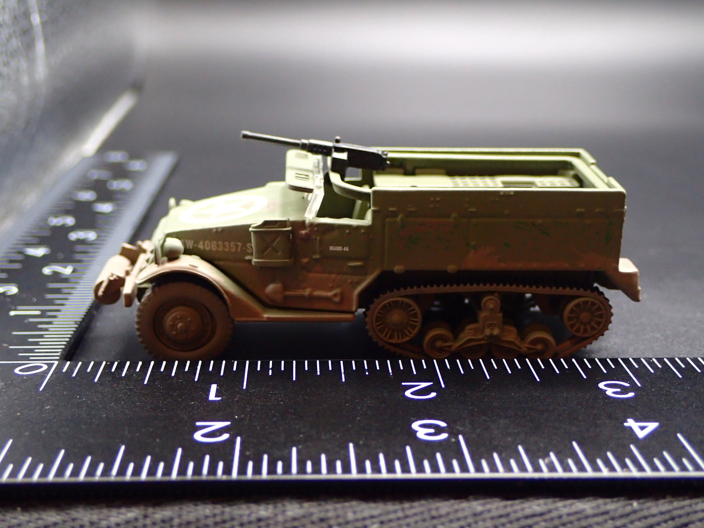WWII M2A1 HALF TRACK TANK ARMY MILITARY GREEN 1:87 SCALE DIECAST MODEL CAR