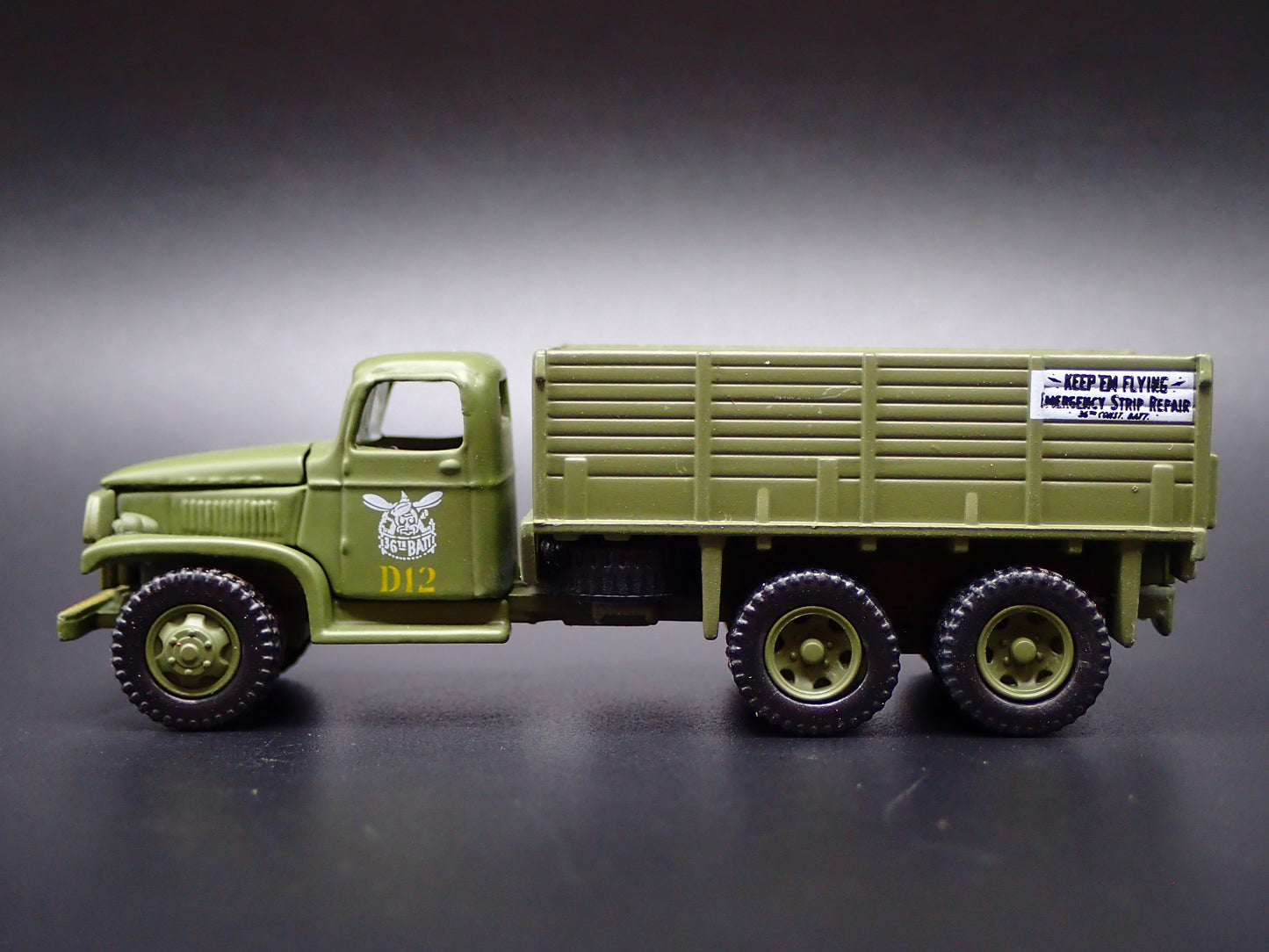 WWII GMC CCKW 6X6 TRUCK MILITARY SEABEES 1:87 SCALE DIORAMA DIECAST MODEL CAR