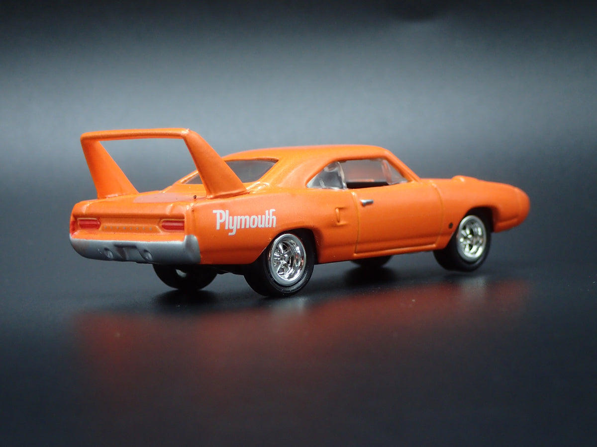1970 70 PLYMOUTH SUPERBIRD ORANGE 1:64 SCALE COLLECTIBLE DIECAST MODEL CAR