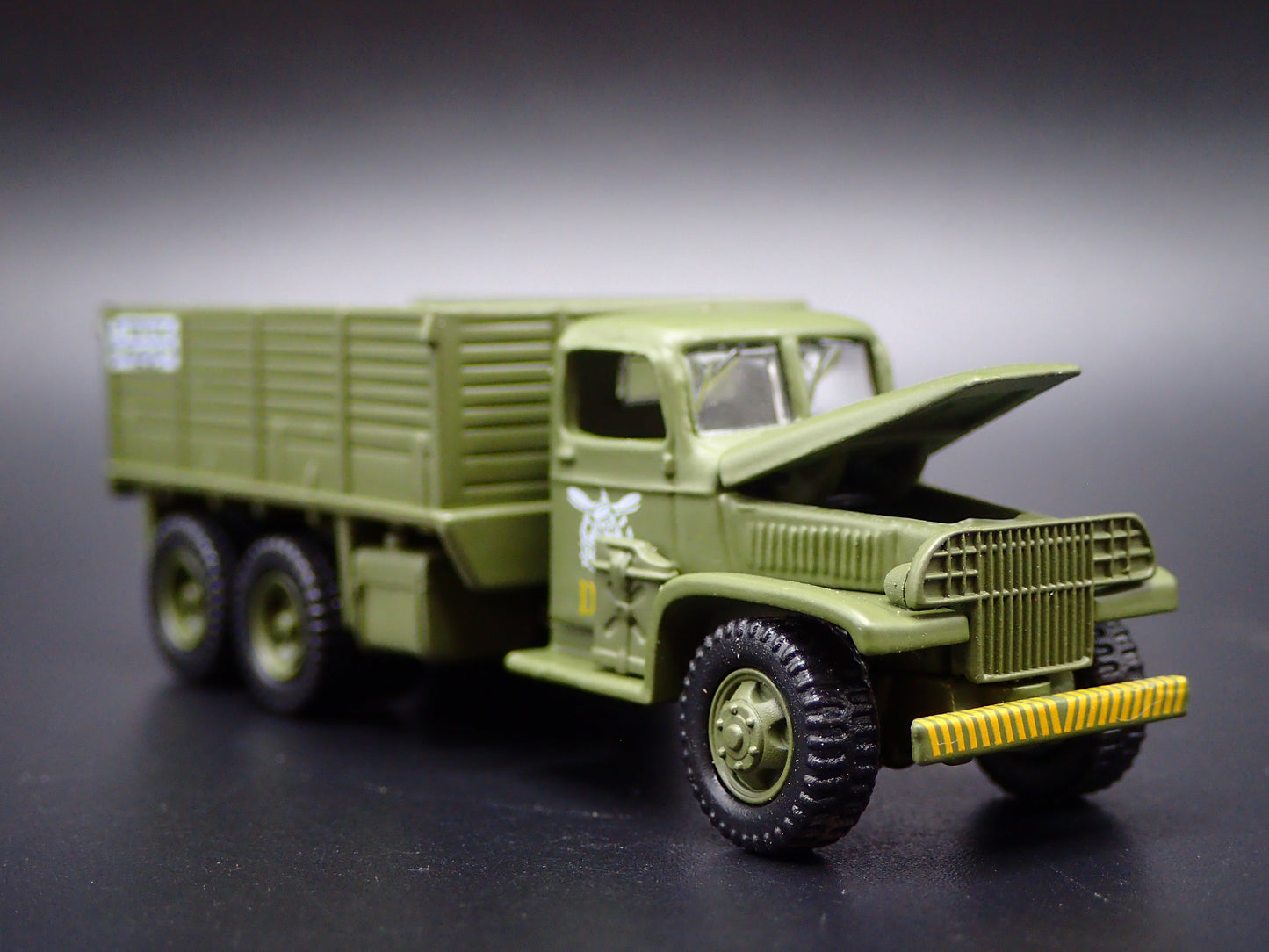 WWII GMC CCKW 6X6 TRUCK MILITARY SEABEES 1:87 SCALE DIORAMA DIECAST MODEL CAR
