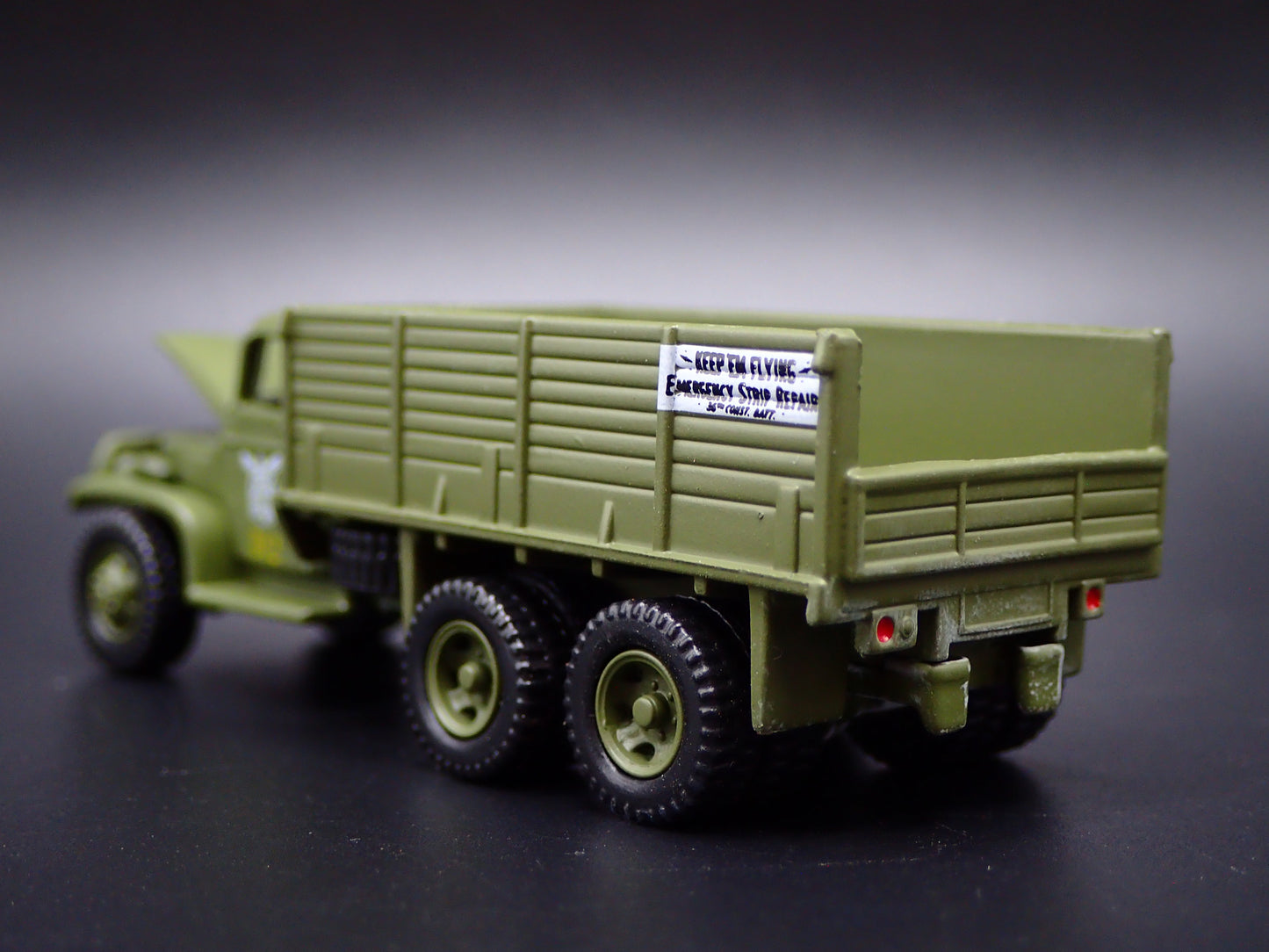 WWII GMC CCKW 6X6 TRUCK MILITARY SEABEES 1:87 SCALE DIORAMA DIECAST MODEL CAR