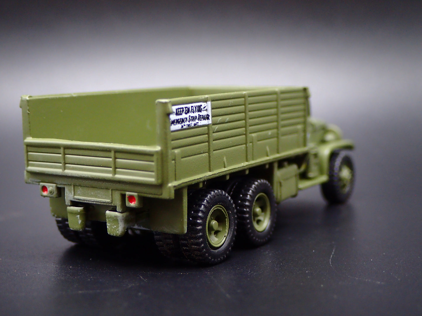 WWII GMC CCKW 6X6 TRUCK MILITARY SEABEES 1:87 SCALE DIORAMA DIECAST MODEL CAR