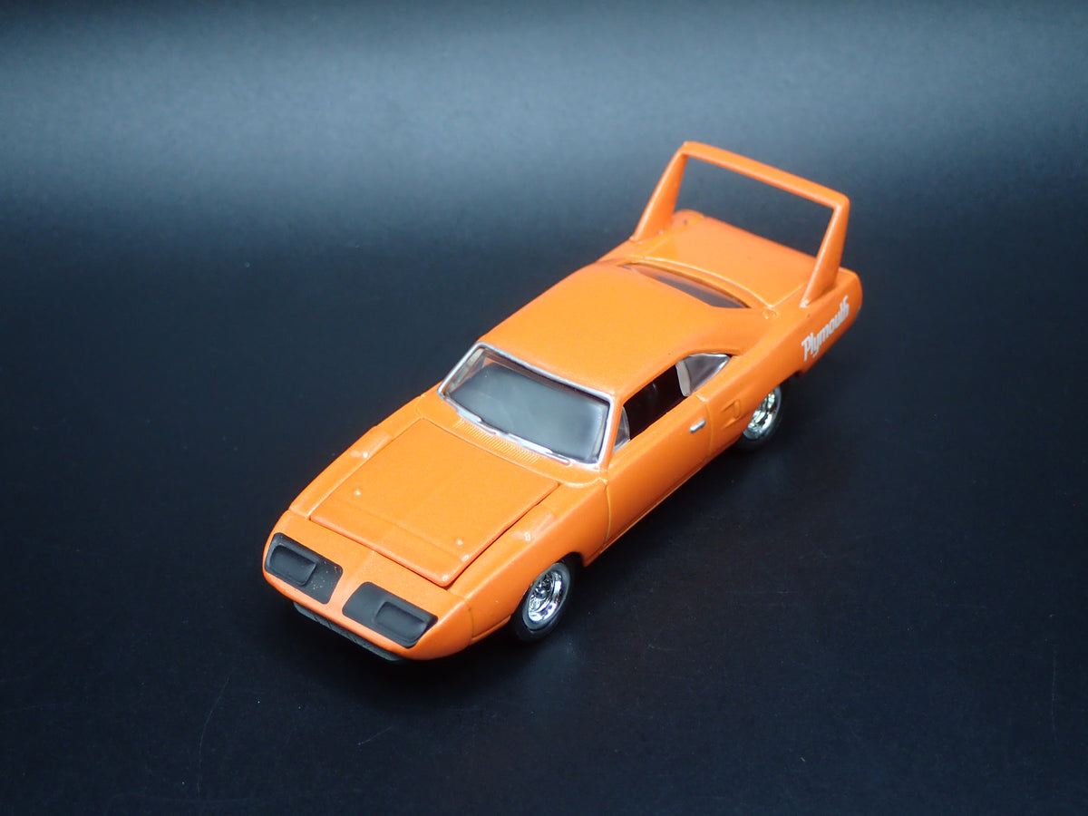1970 70 PLYMOUTH SUPERBIRD ORANGE 1:64 SCALE COLLECTIBLE DIECAST MODEL CAR