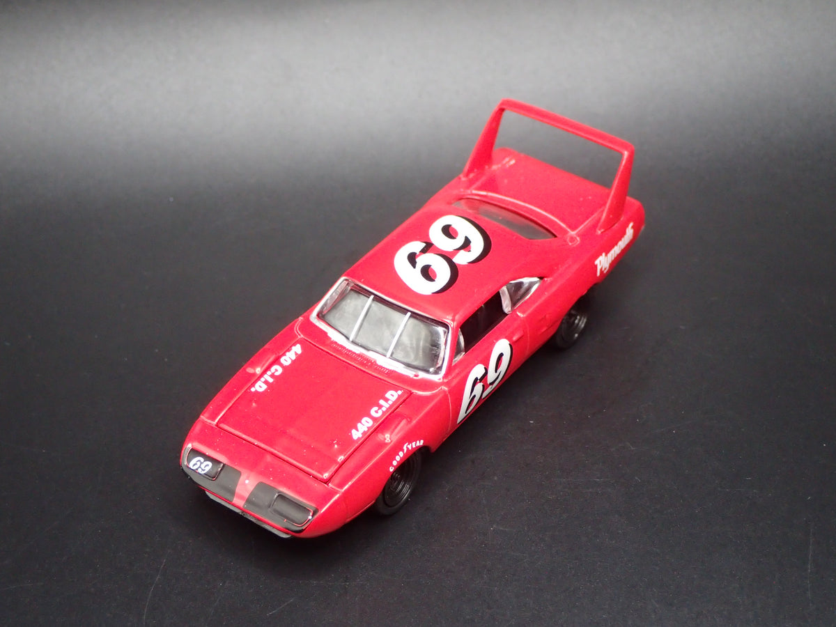 1970 70 PLYMOUTH SUPERBIRD RED 1:64 SCALE COLLECTIBLE DIECAST MODEL CAR