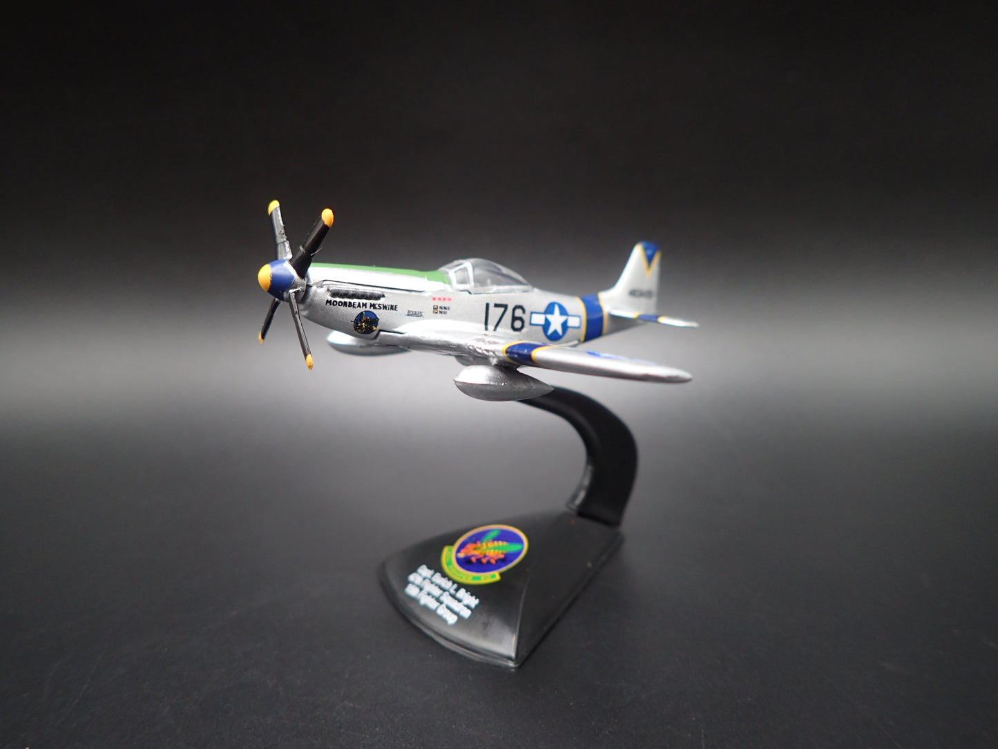 NORTH AMERICAN P-51D MUSTANG PLANE ARMY MILITARY MOONBEAM MCSWINE 1:144 SCALE DIECAST