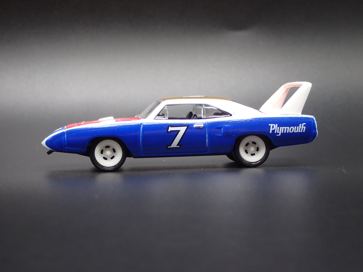 1970 70 PLYMOUTH SUPERBIRD BLUE 1:64 SCALE COLLECTIBLE DIECAST MODEL CAR