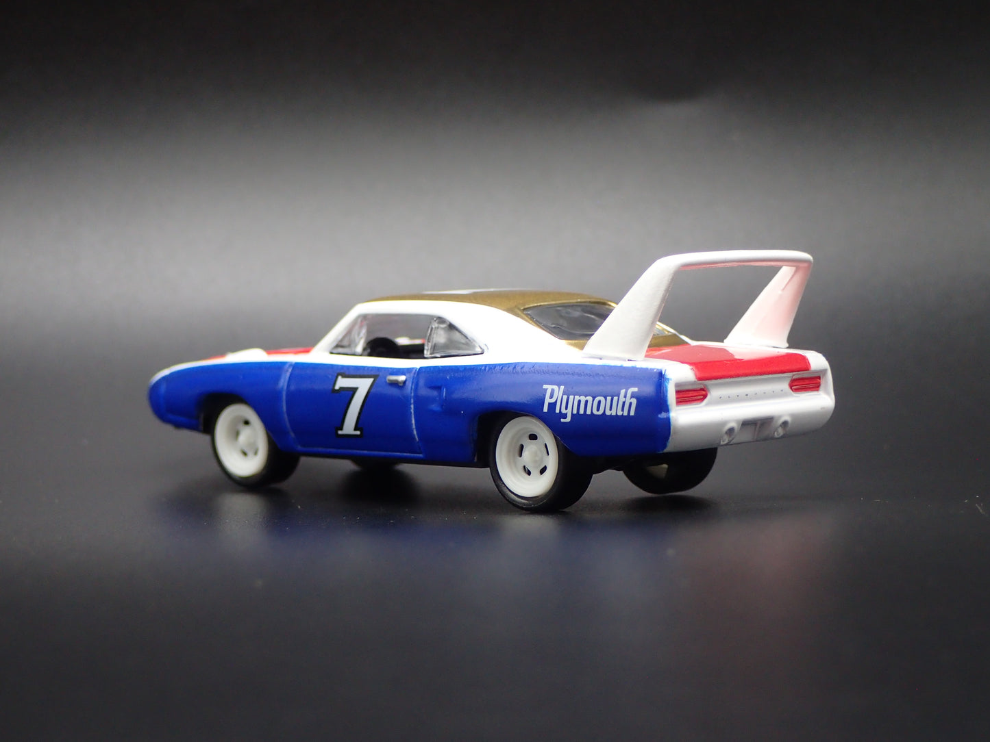 1970 70 PLYMOUTH SUPERBIRD BLUE 1:64 SCALE COLLECTIBLE DIECAST MODEL CAR