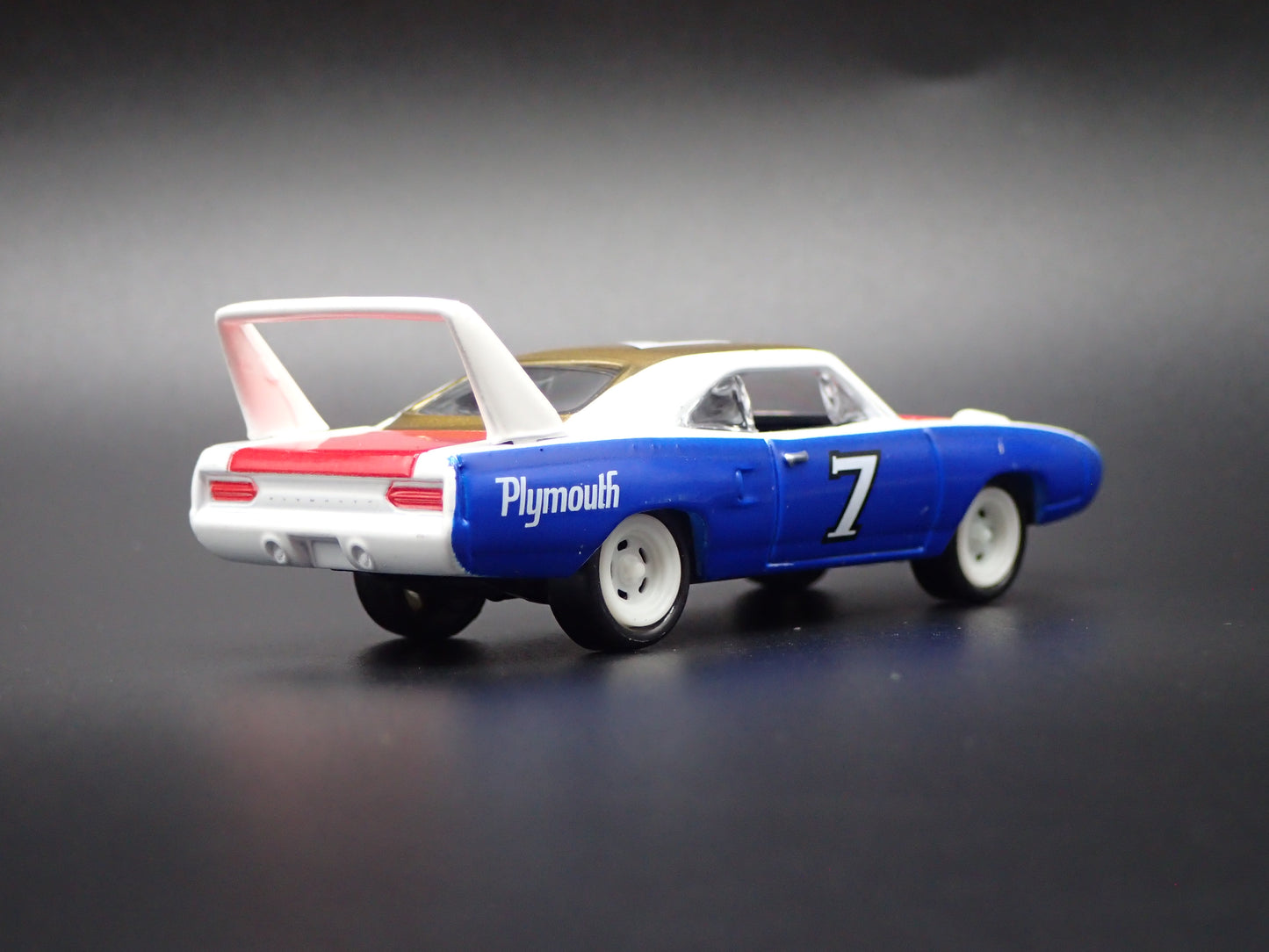 1970 70 PLYMOUTH SUPERBIRD BLUE 1:64 SCALE COLLECTIBLE DIECAST MODEL CAR