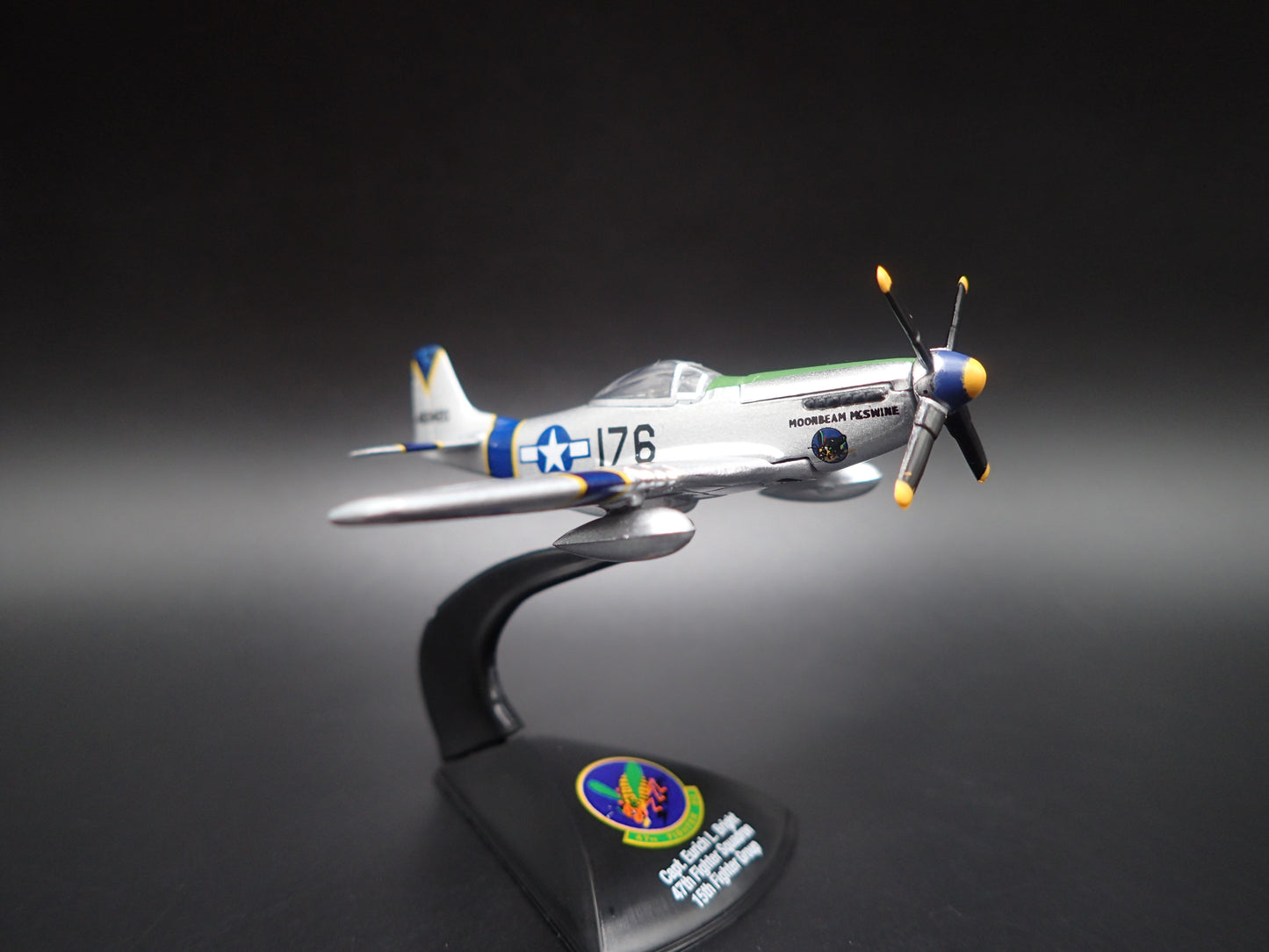 NORTH AMERICAN P-51D MUSTANG PLANE ARMY MILITARY MOONBEAM MCSWINE 1:144 SCALE DIECAST