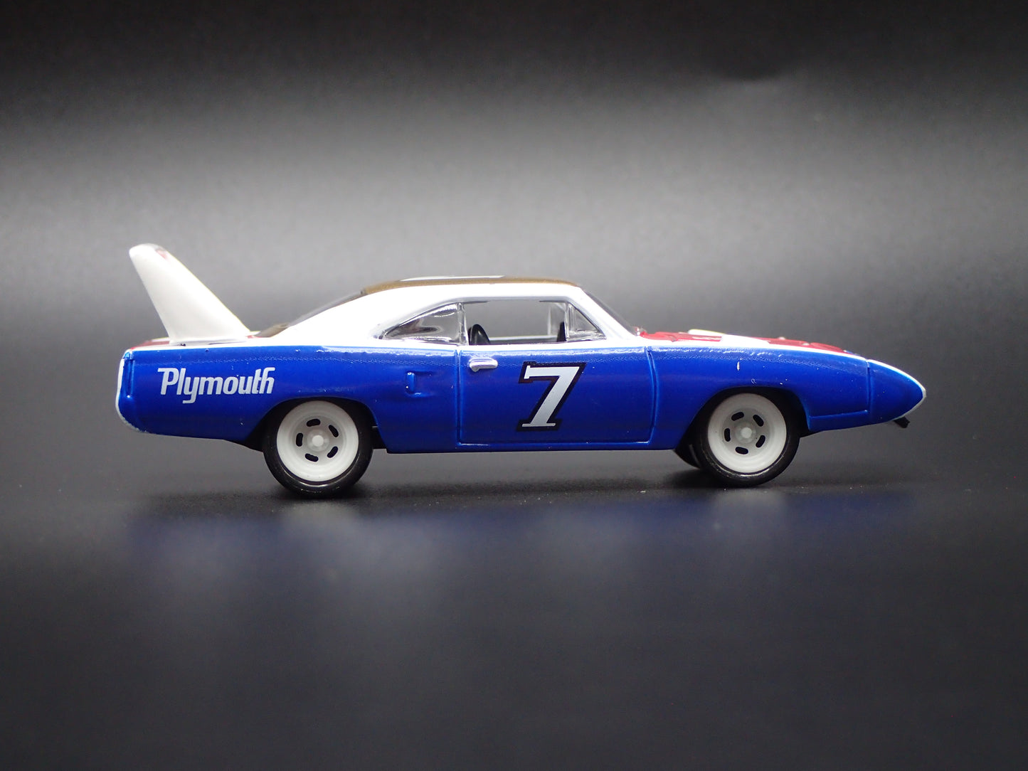 1970 70 PLYMOUTH SUPERBIRD BLUE 1:64 SCALE COLLECTIBLE DIECAST MODEL CAR