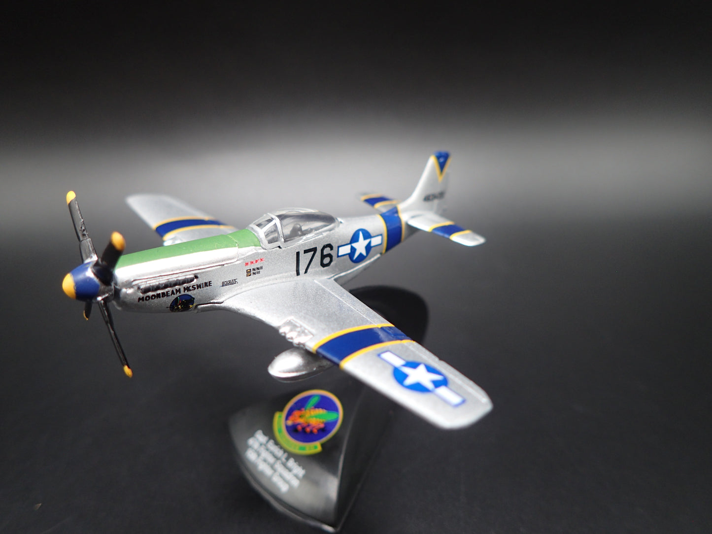 NORTH AMERICAN P-51D MUSTANG PLANE ARMY MILITARY MOONBEAM MCSWINE 1:144 SCALE DIECAST