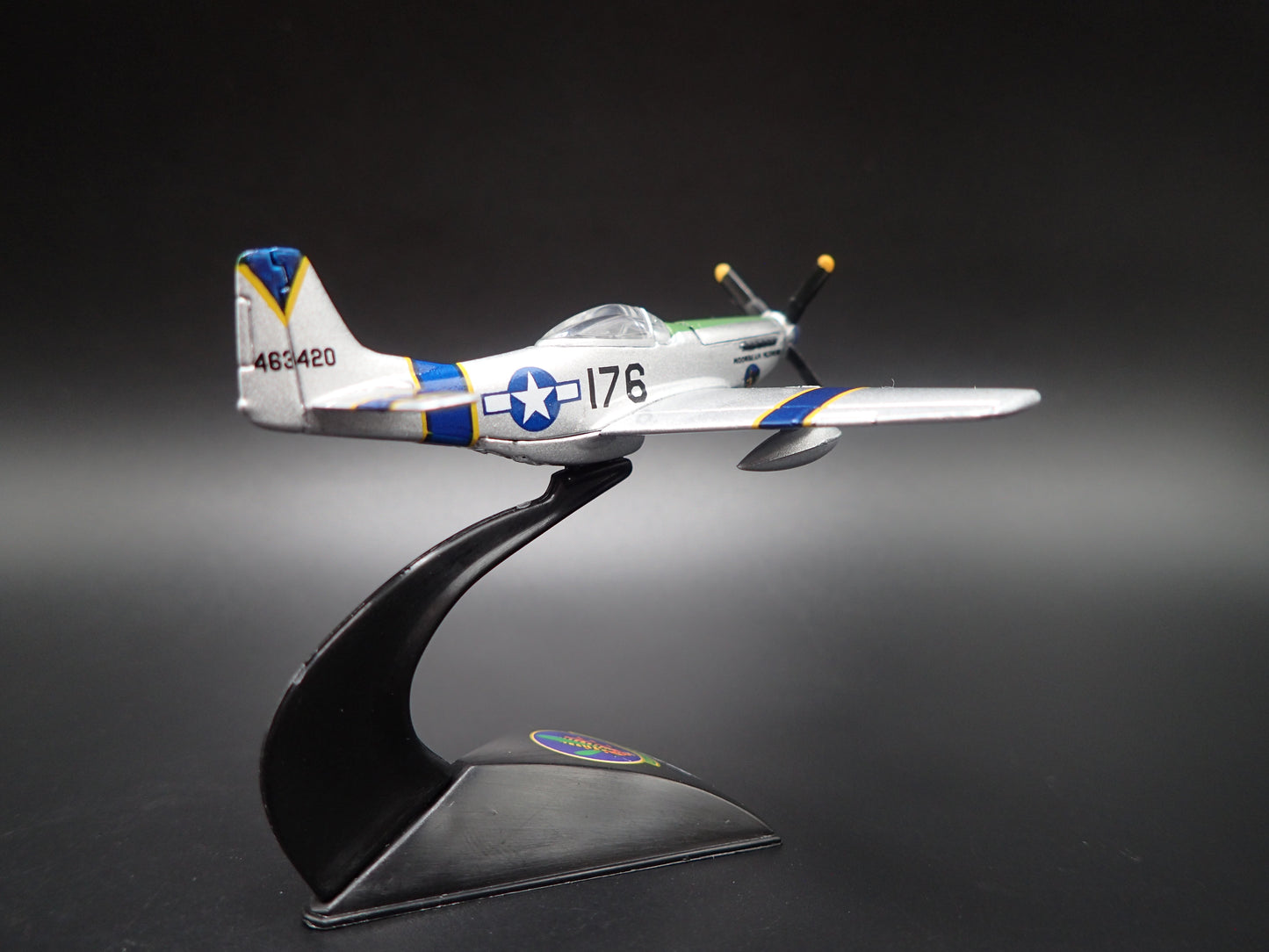 NORTH AMERICAN P-51D MUSTANG PLANE ARMY MILITARY MOONBEAM MCSWINE 1:144 SCALE DIECAST